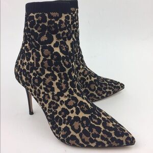 Something Navy Nix Bootie sz 8